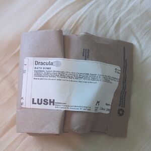 Lush Dracula - Monster Mash Head Bath Bomb